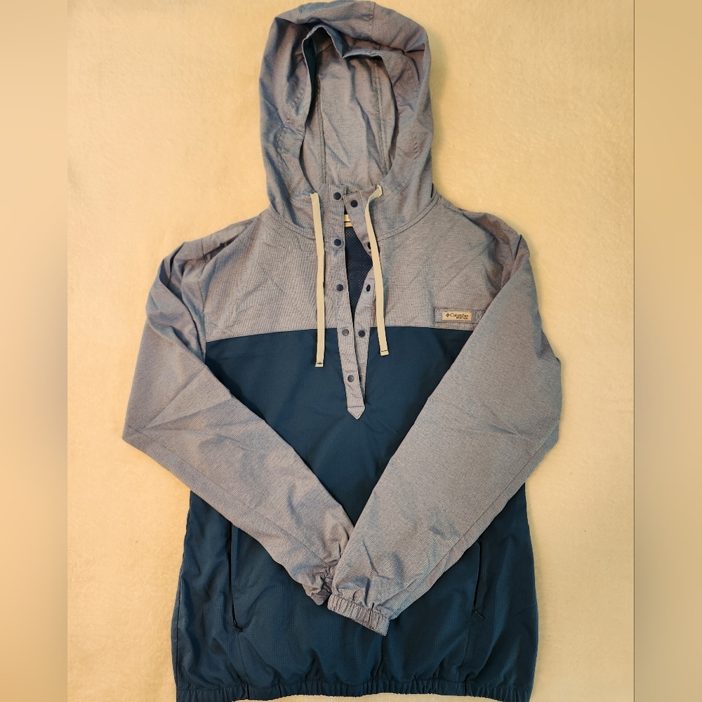 Like new Women's Columbia PFG hooded pullover